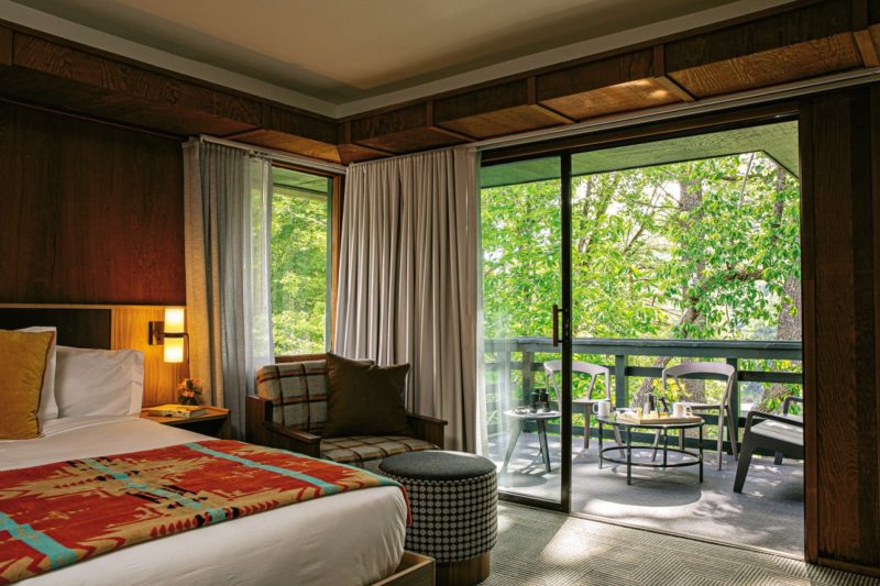 Guest room for Skyline Lodge